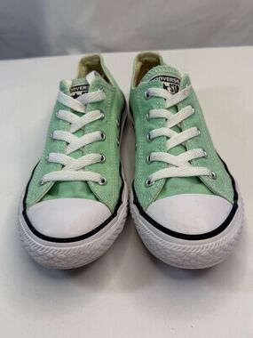 Converse Youth Size 2 Mint Green Low Top Sneakers EUC